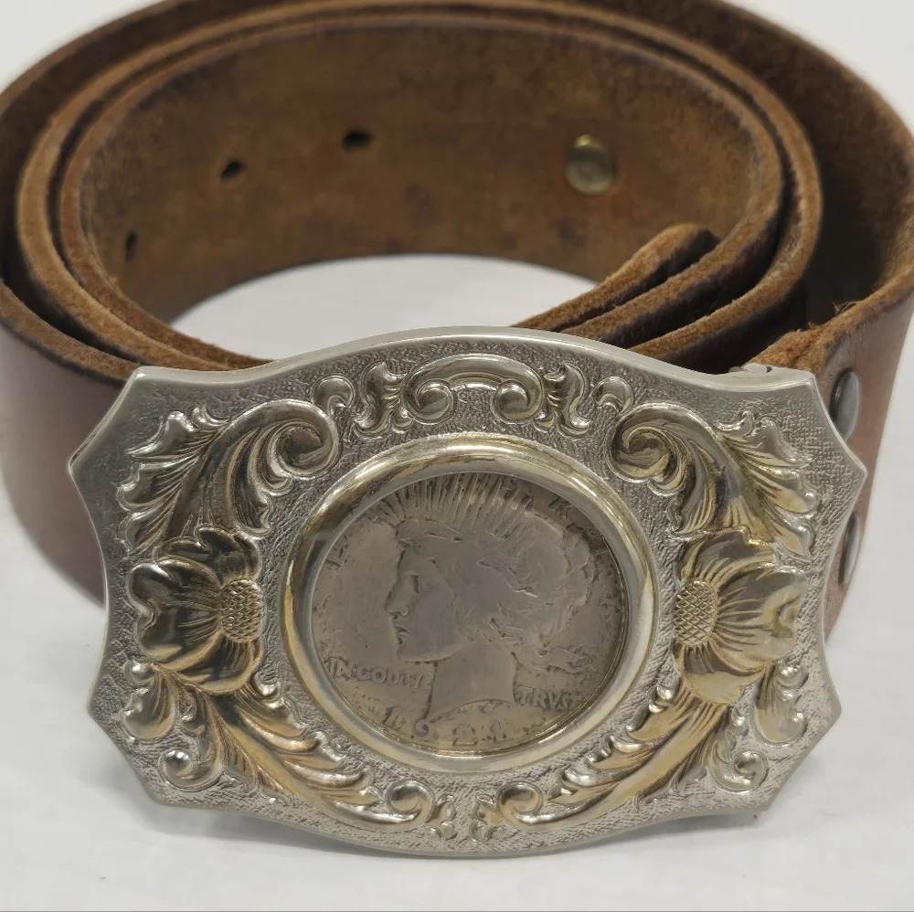 Vintage Belt Buckle w/ 1900 Morgan Silver Plated Dollar by‎ Chambers Belt Co.
